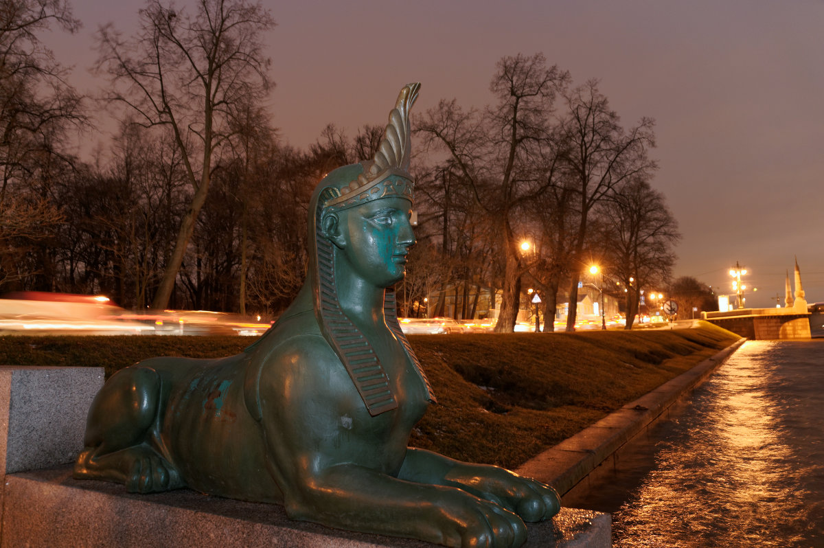 сфинкс, вечерний Петербург